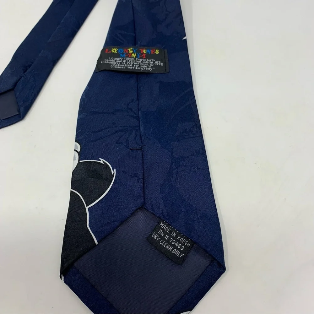 Warner Bros. Looney Tunes Sylvester and Tweetie Blue Tie